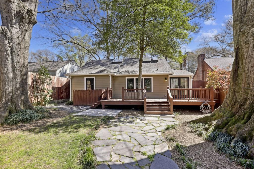 156 Sisson Avenue NE