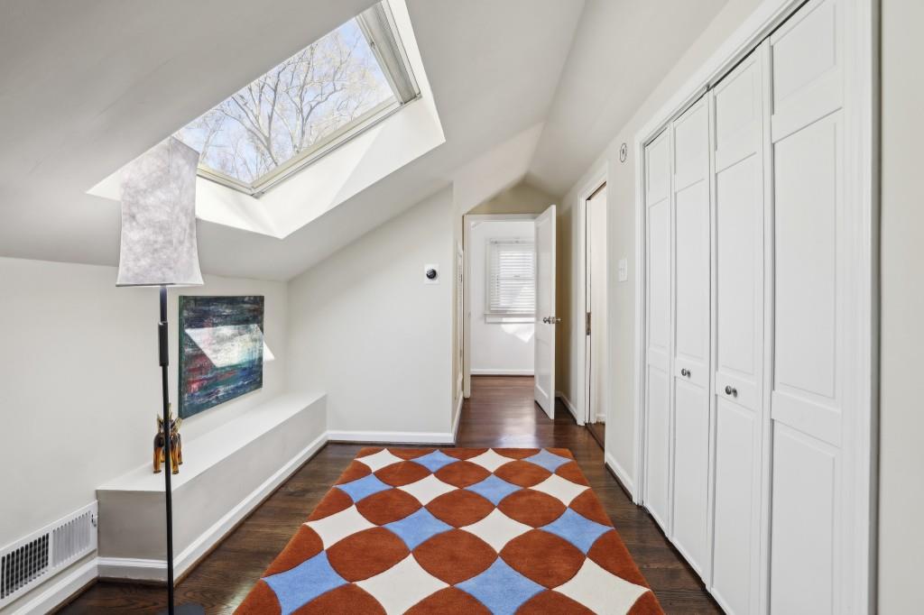 156 Sisson Avenue NE