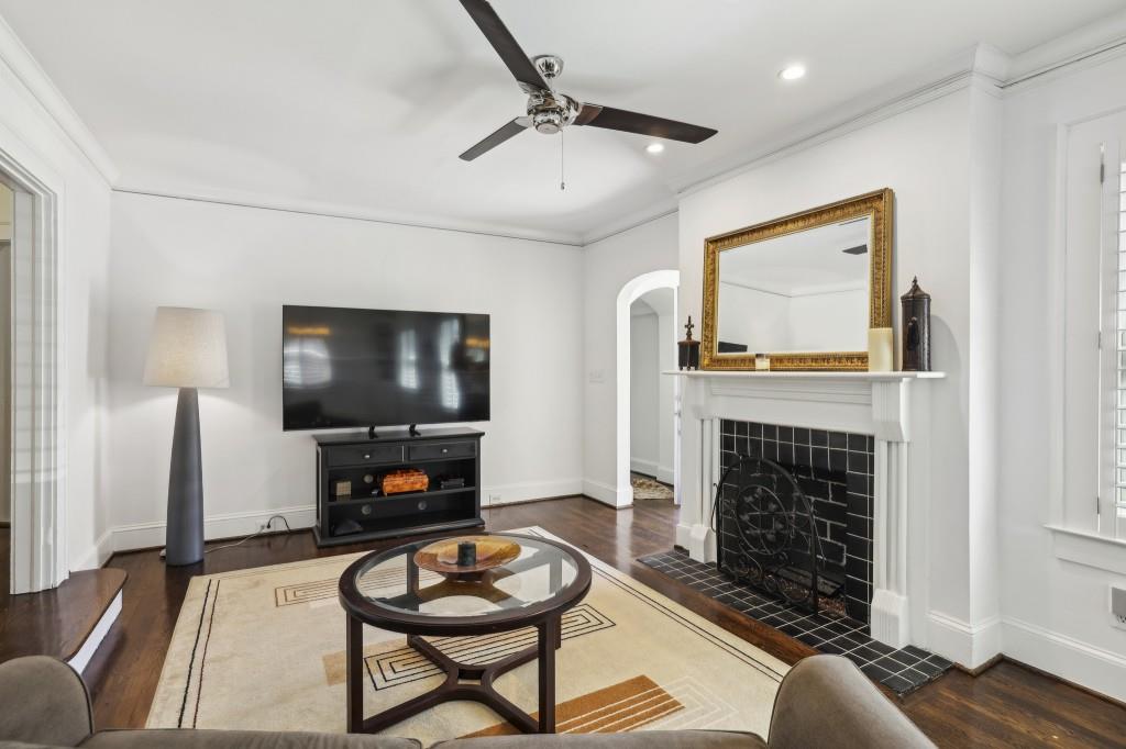 156 Sisson Avenue NE