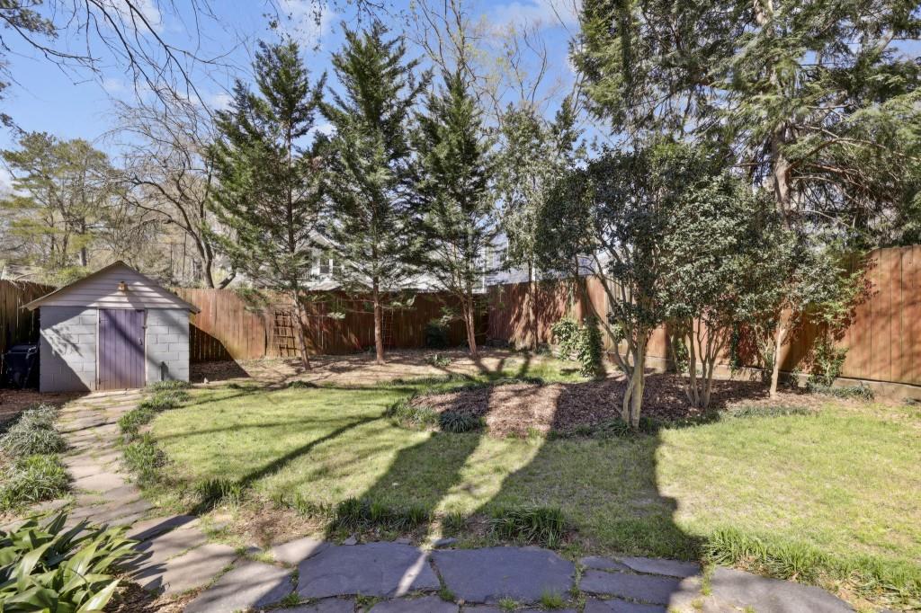 156 Sisson Avenue NE