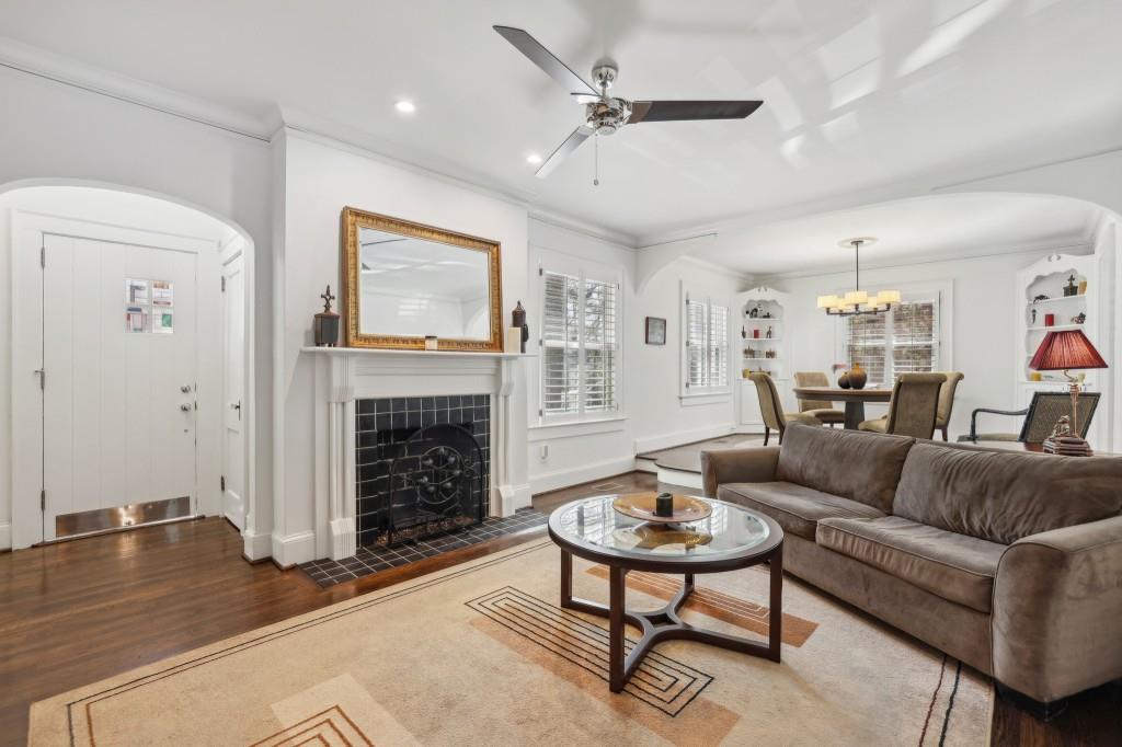 156 Sisson Avenue NE