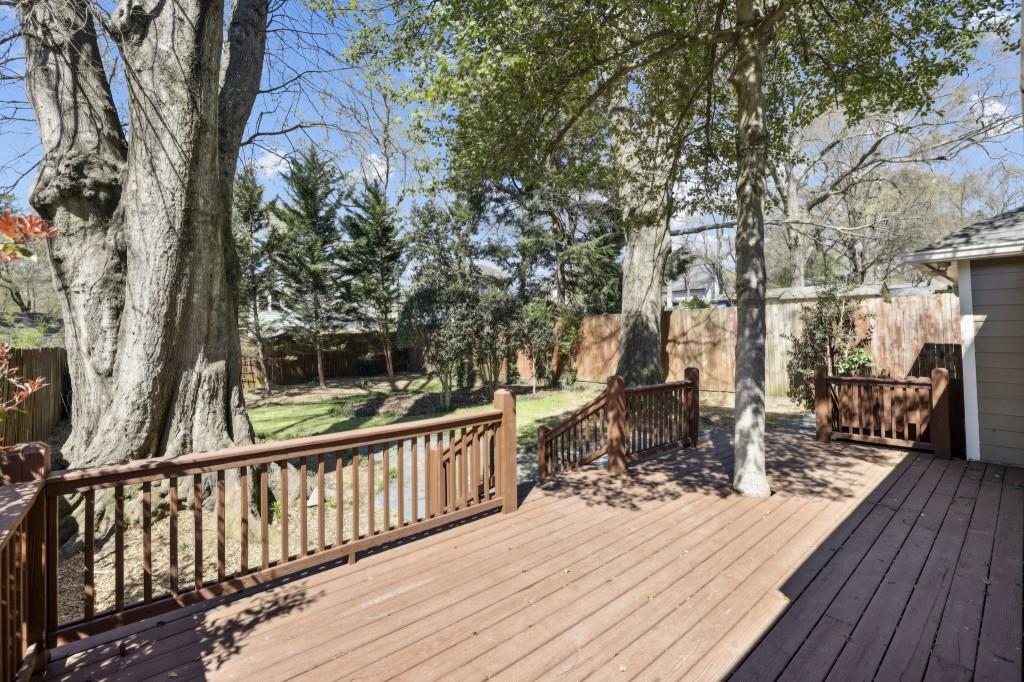 156 Sisson Avenue NE