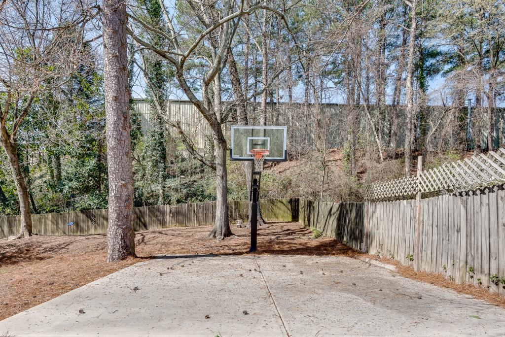 1861 Dyer Circle