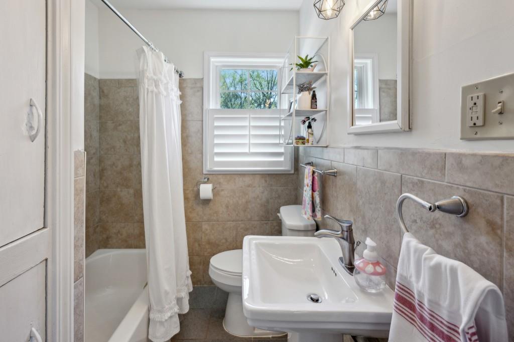2608 Glenvalley Drive