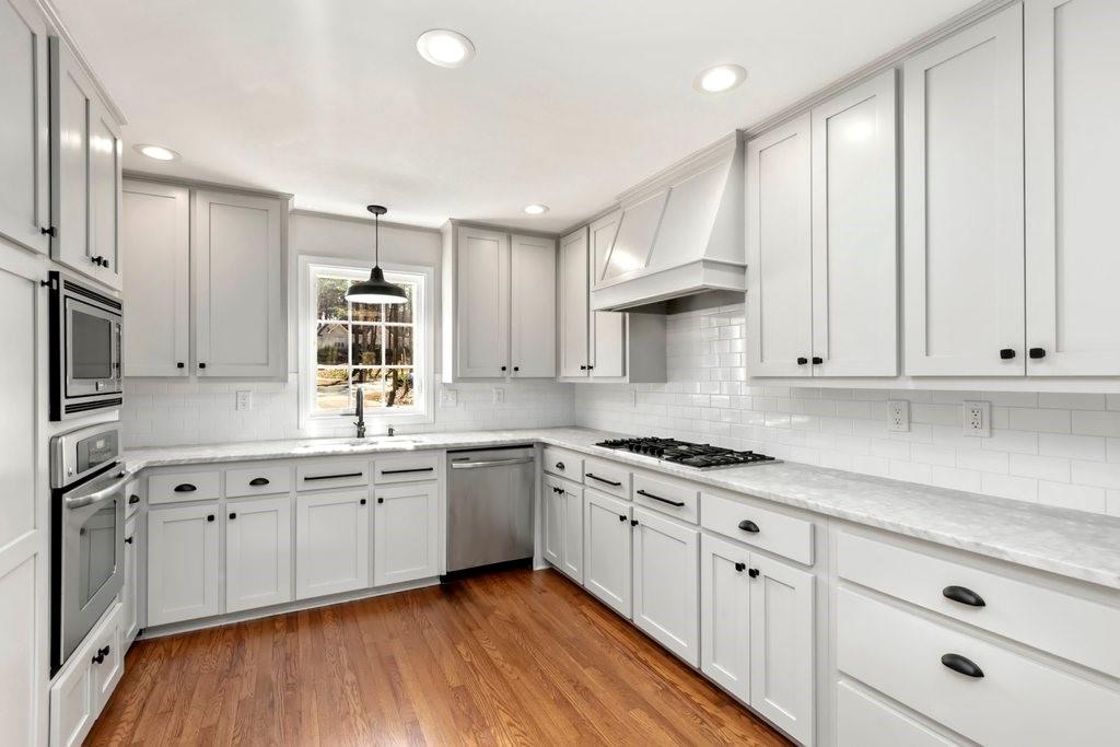 2100 Kings Valley Drive