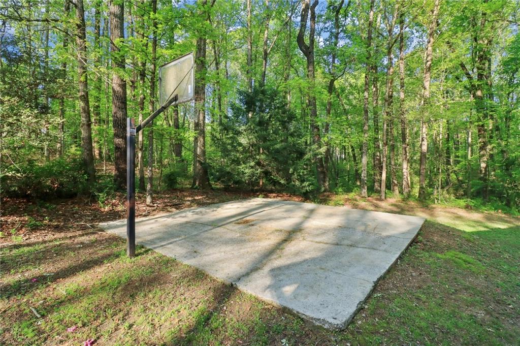 2100 Kings Valley Drive