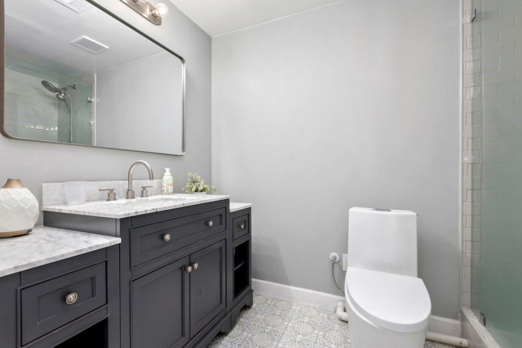 2100 Kings Valley Drive