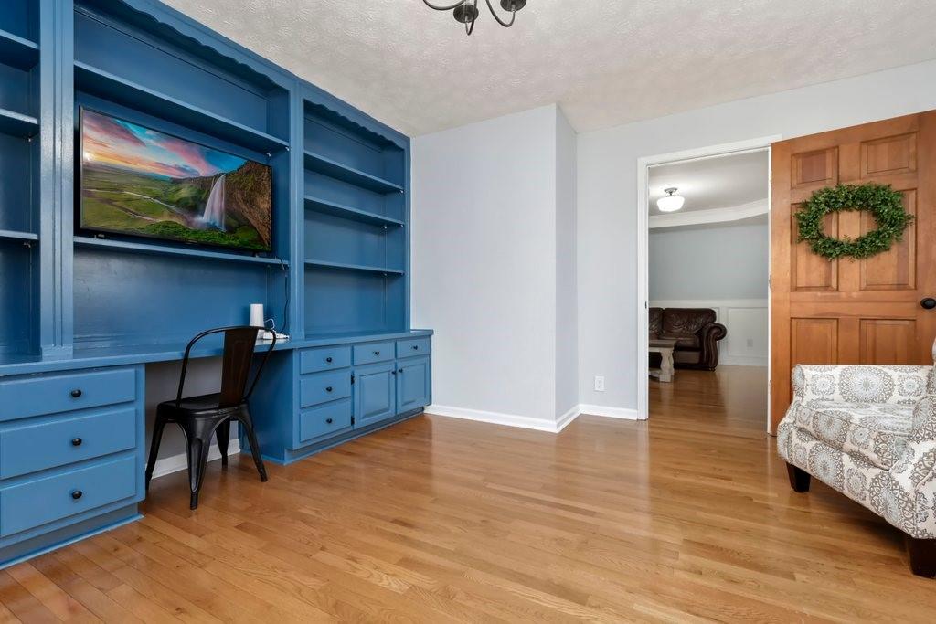 2100 Kings Valley Drive