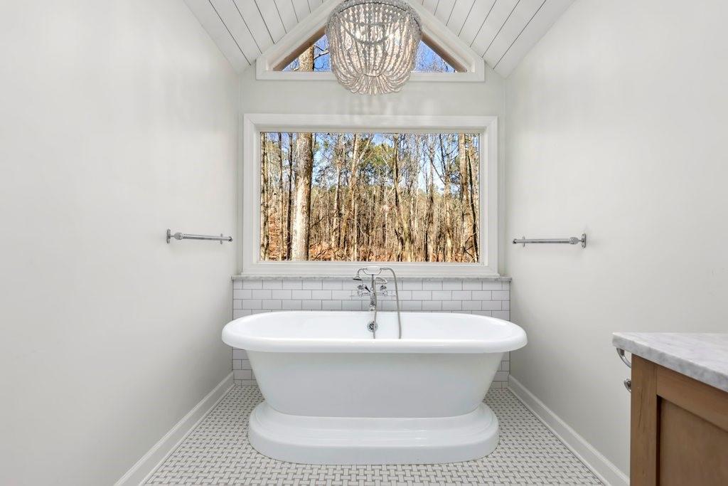 2100 Kings Valley Drive