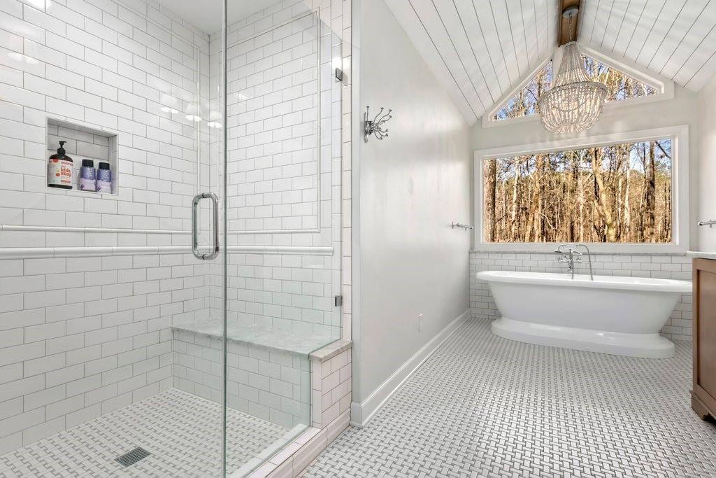 2100 Kings Valley Drive