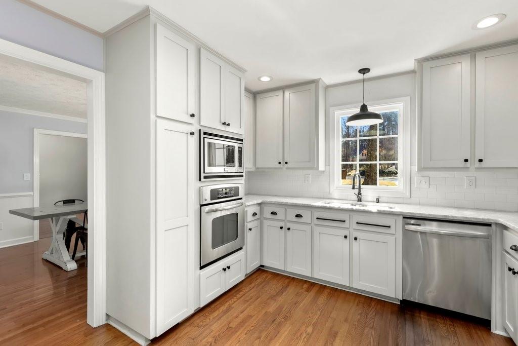 2100 Kings Valley Drive