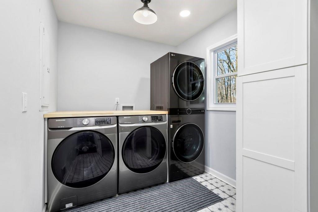 2100 Kings Valley Drive