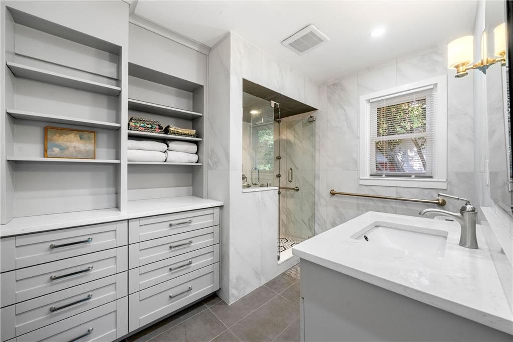 1153 Chatsworth Drive