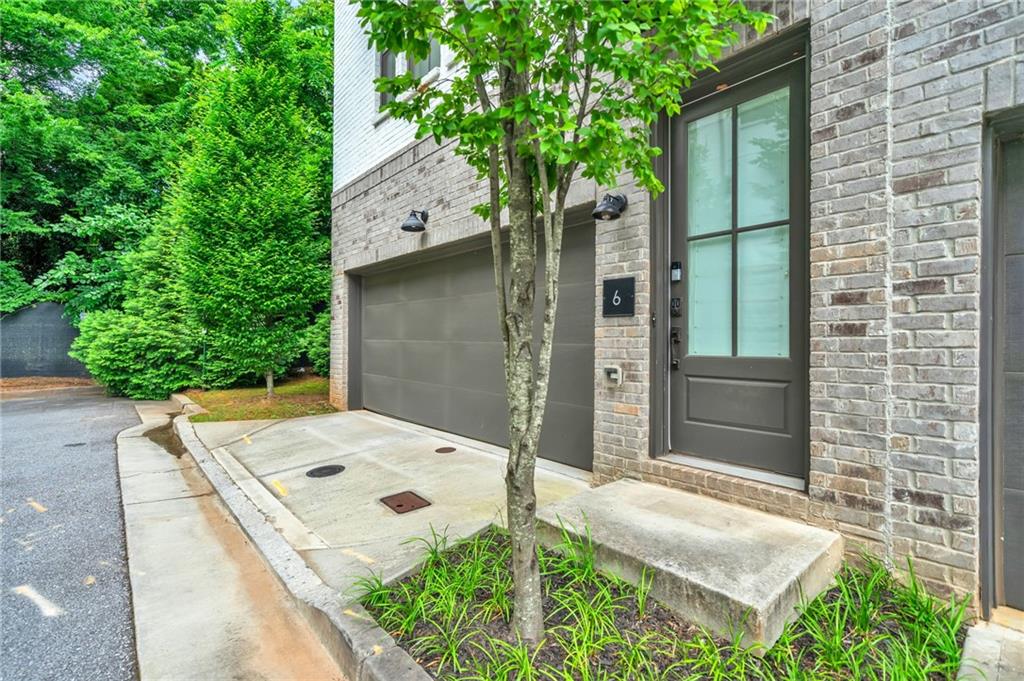 215 Arizona Avenue NE Unit 6