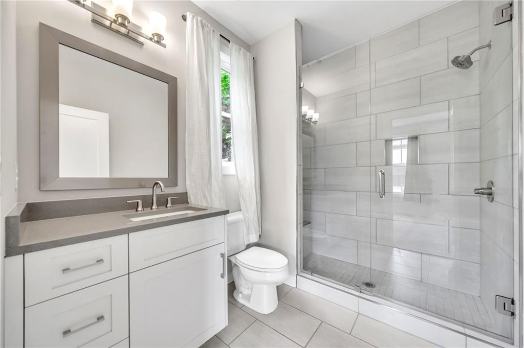 215 Arizona Avenue NE Unit 6