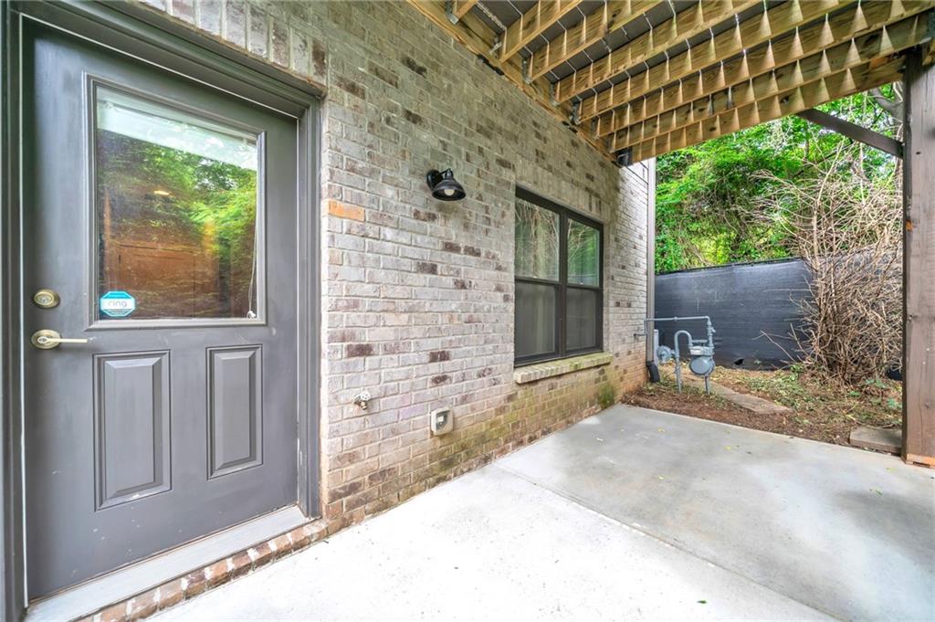 215 Arizona Avenue NE Unit 6