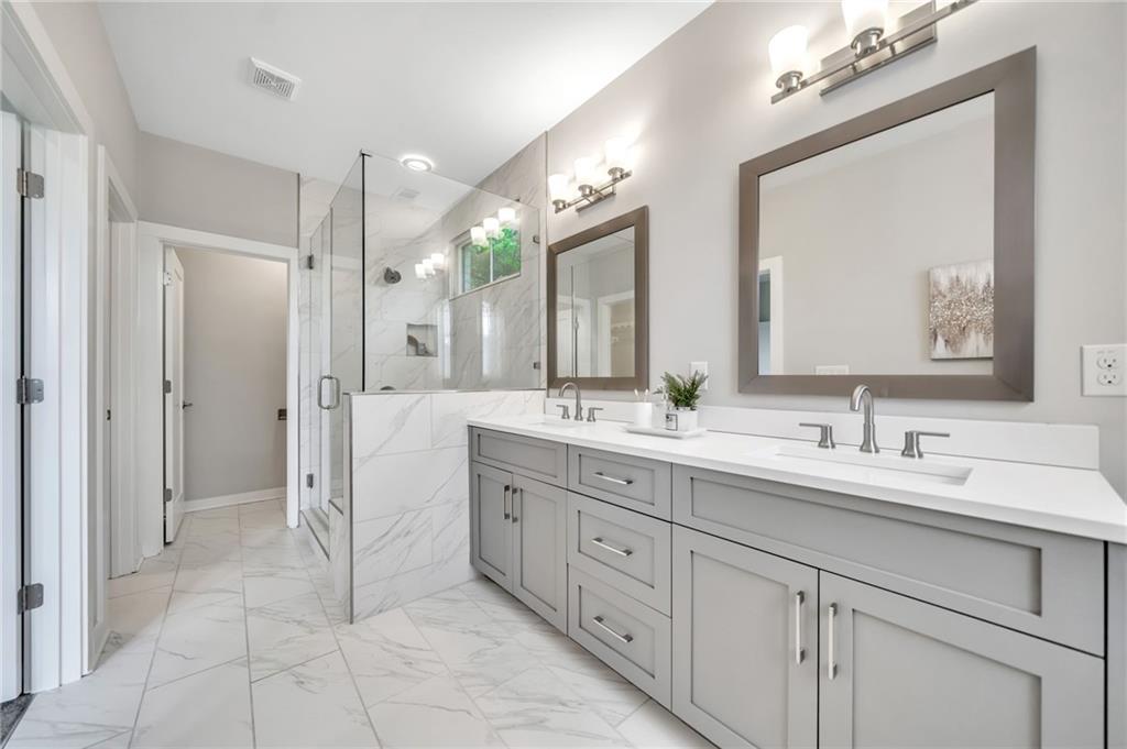 215 Arizona Avenue NE Unit 6