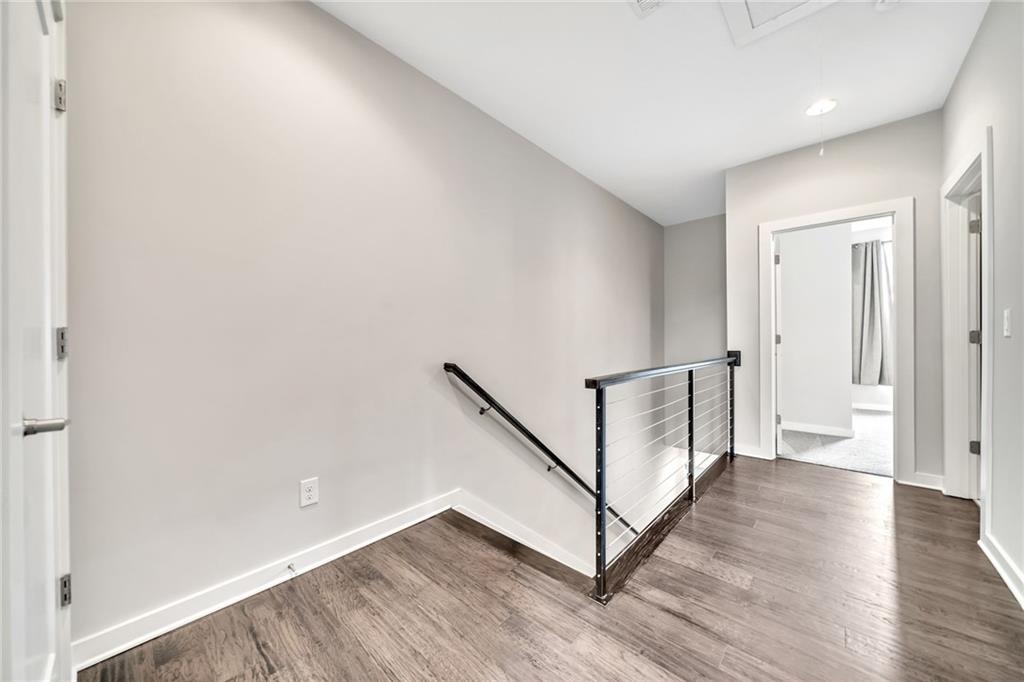 215 Arizona Avenue NE Unit 6