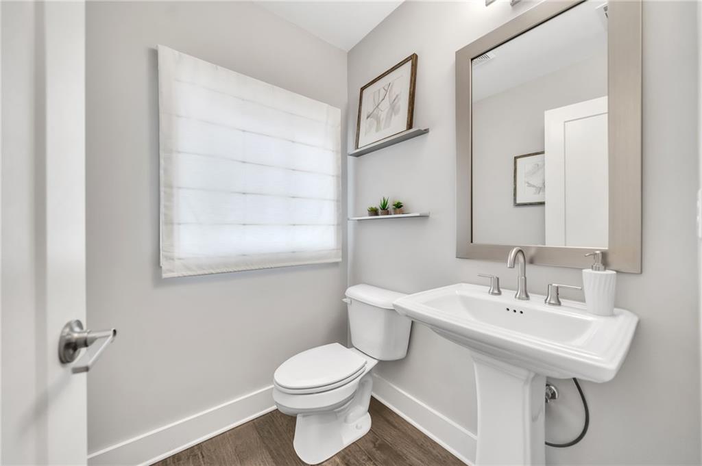 215 Arizona Avenue NE Unit 6