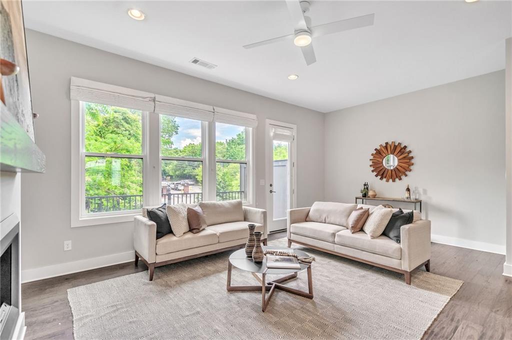 215 Arizona Avenue NE Unit 6