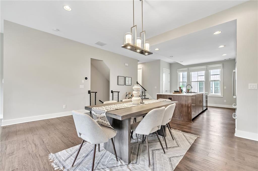 215 Arizona Avenue NE Unit 6