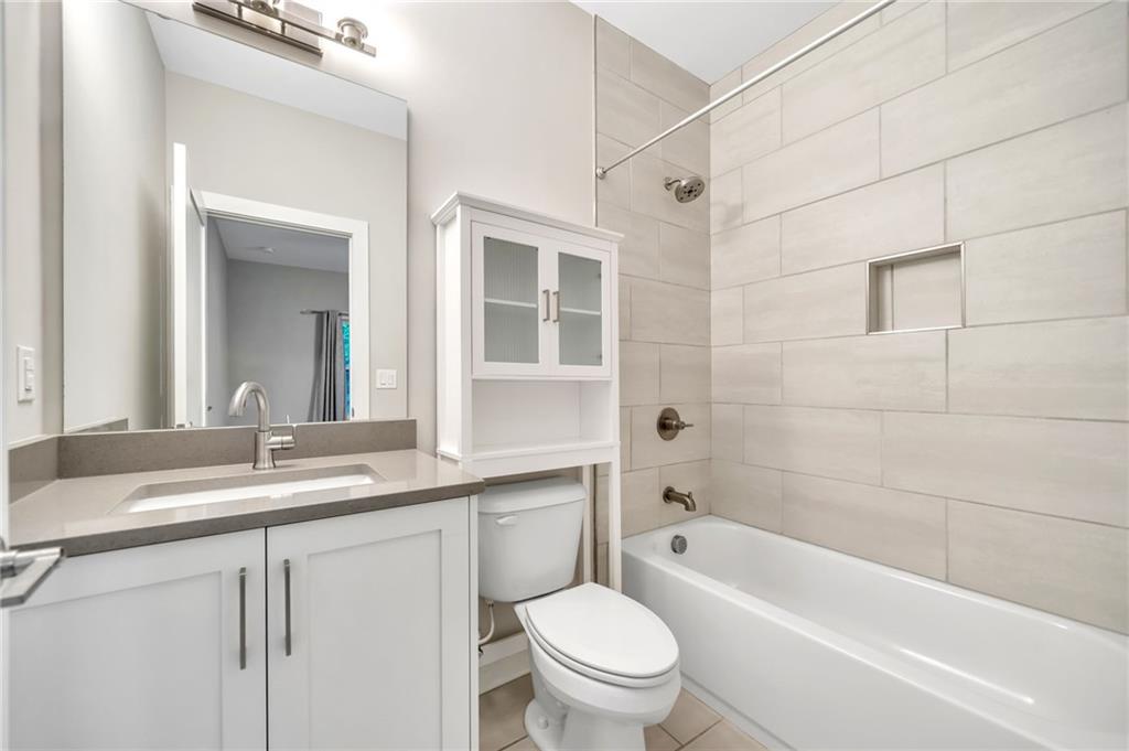 215 Arizona Avenue NE Unit 6