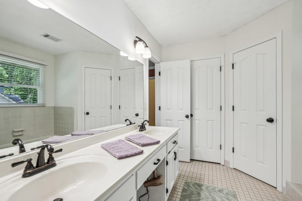 1390 Barclay Drive