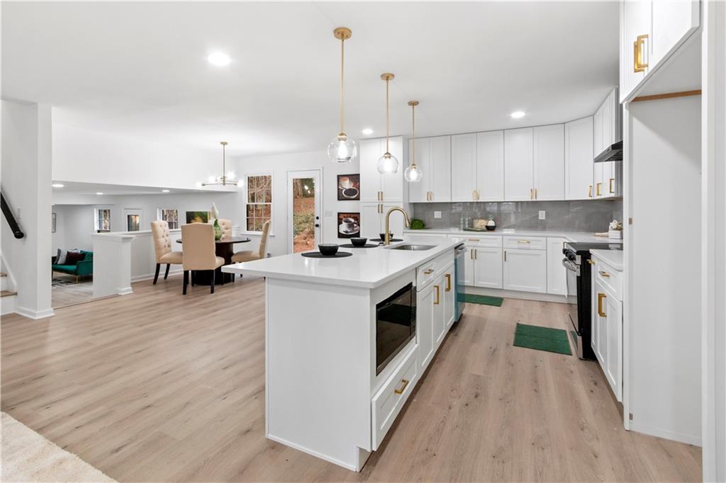 4399 Plantation Lane