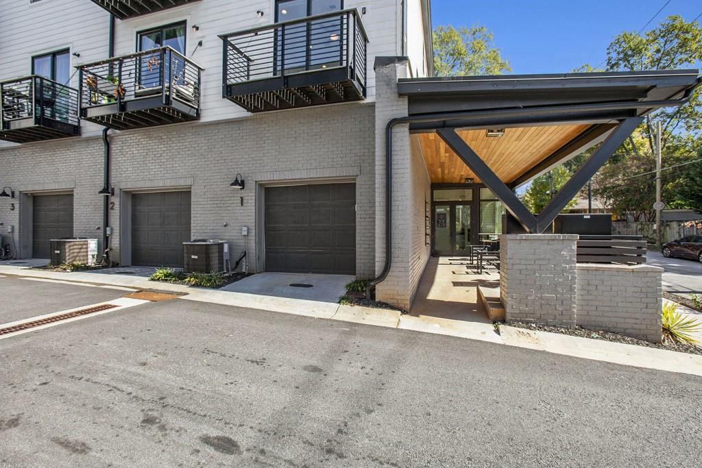 1350 May Avenue SE Unit 1