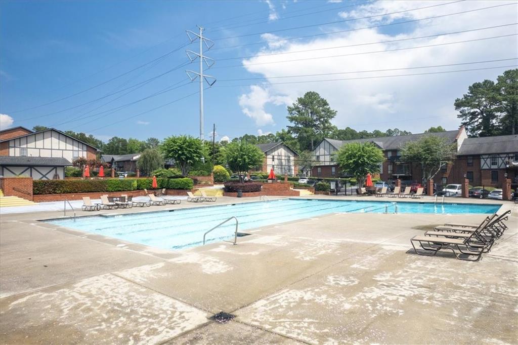 6851 Roswell Road Unit H12