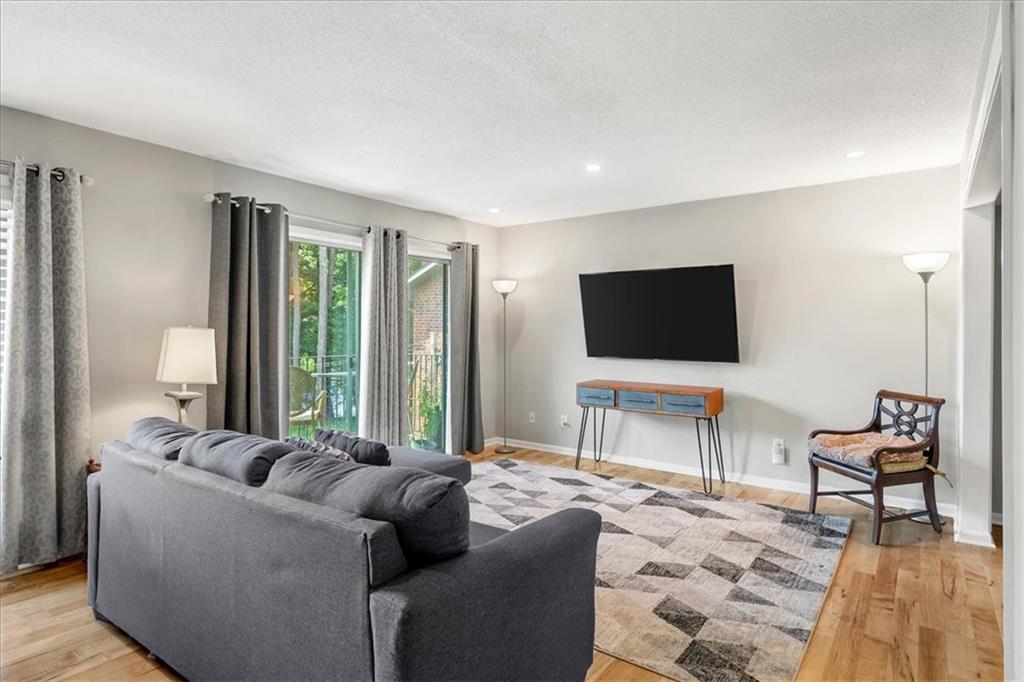 6851 Roswell Road Unit H12