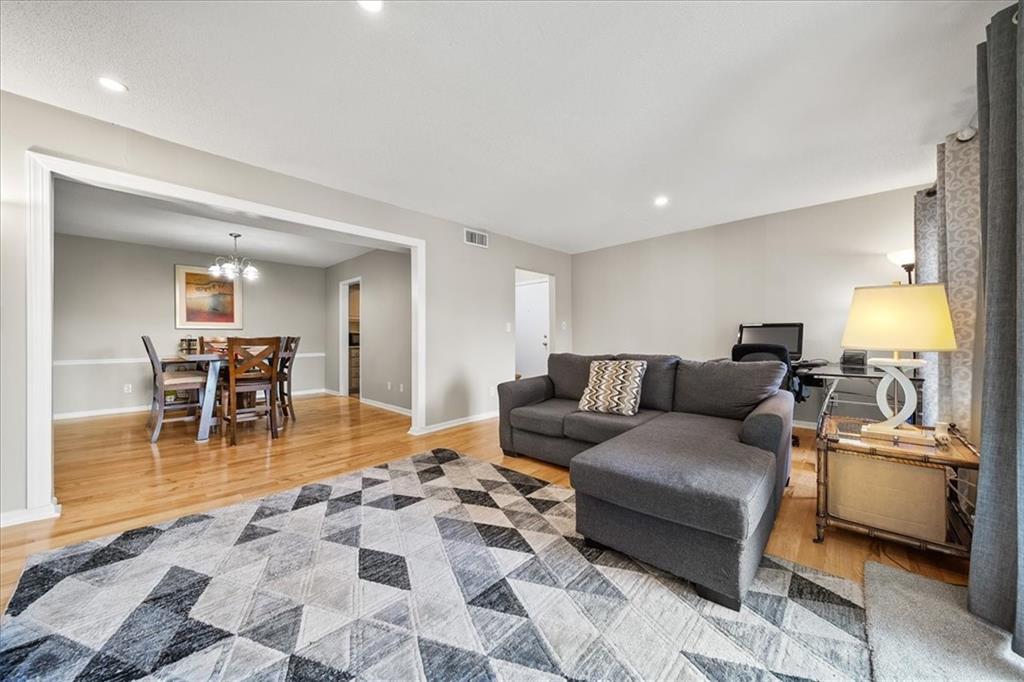 6851 Roswell Road Unit H12