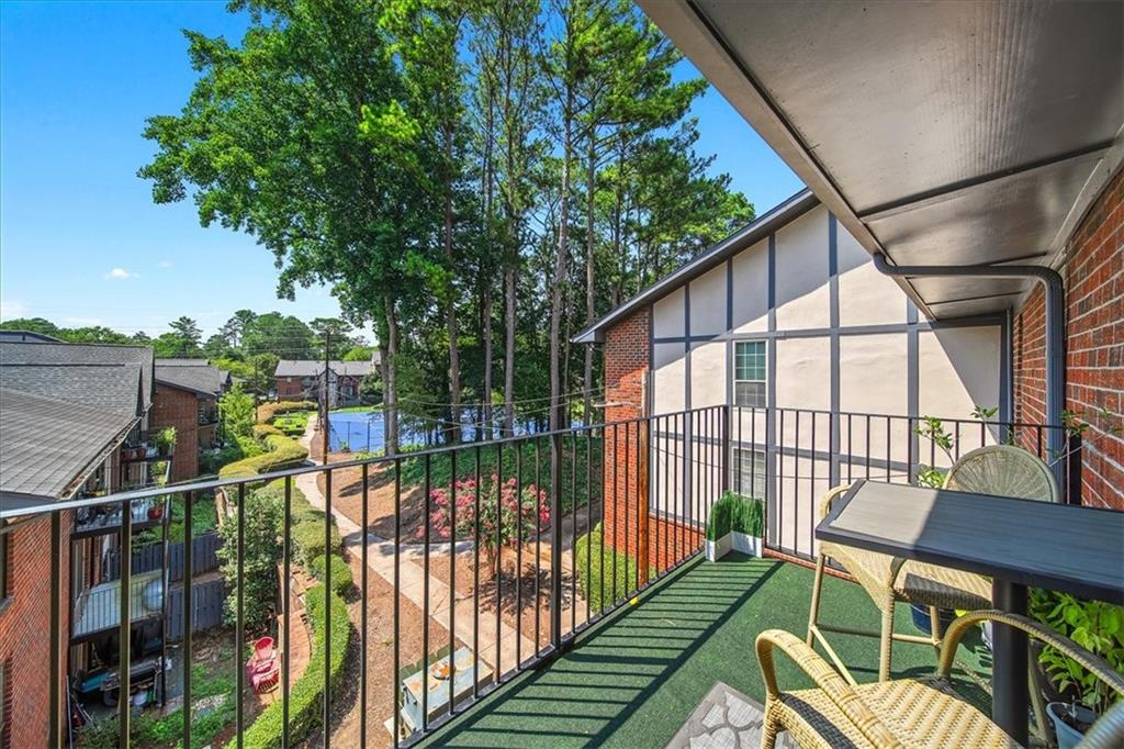 6851 Roswell Road Unit H12