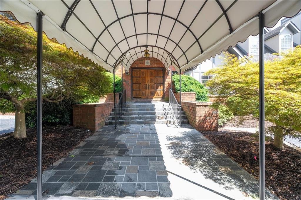 6851 Roswell Road Unit H12