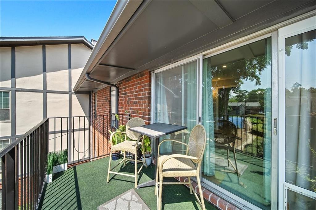 6851 Roswell Road Unit H12