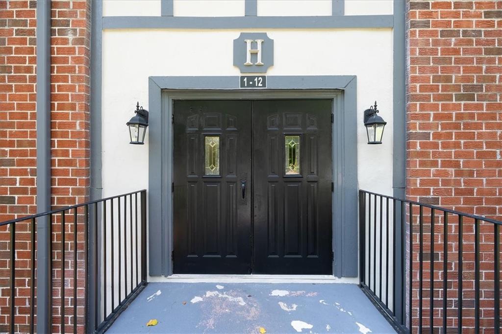 6851 Roswell Road Unit H12