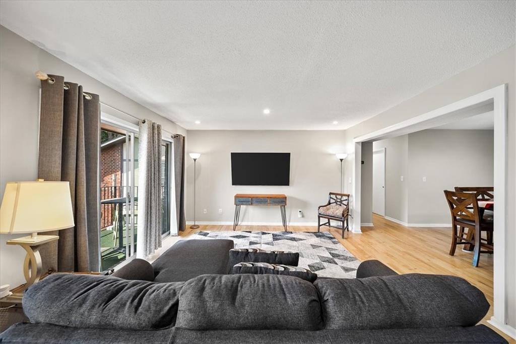 6851 Roswell Road Unit H12