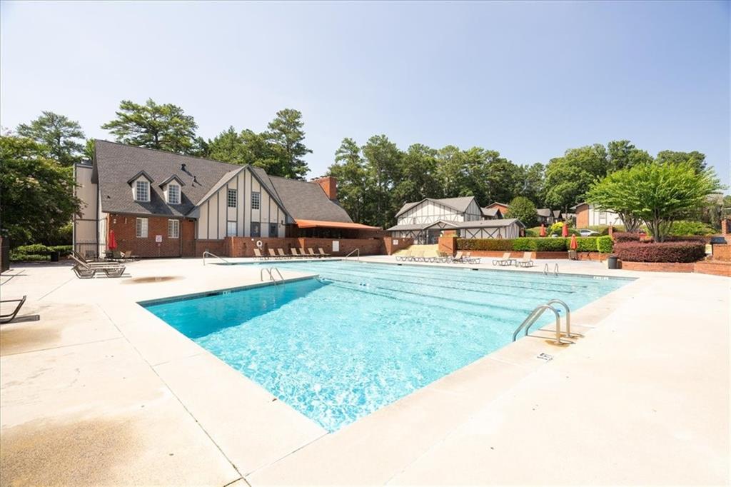 6851 Roswell Road Unit H12