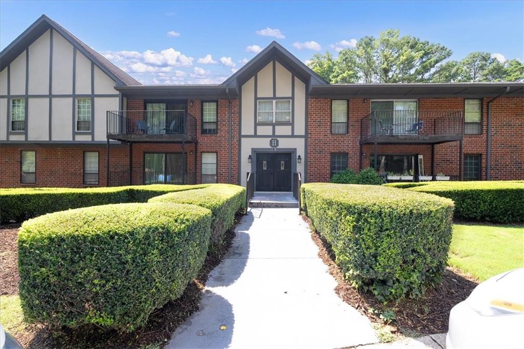 6851 Roswell Road Unit H12