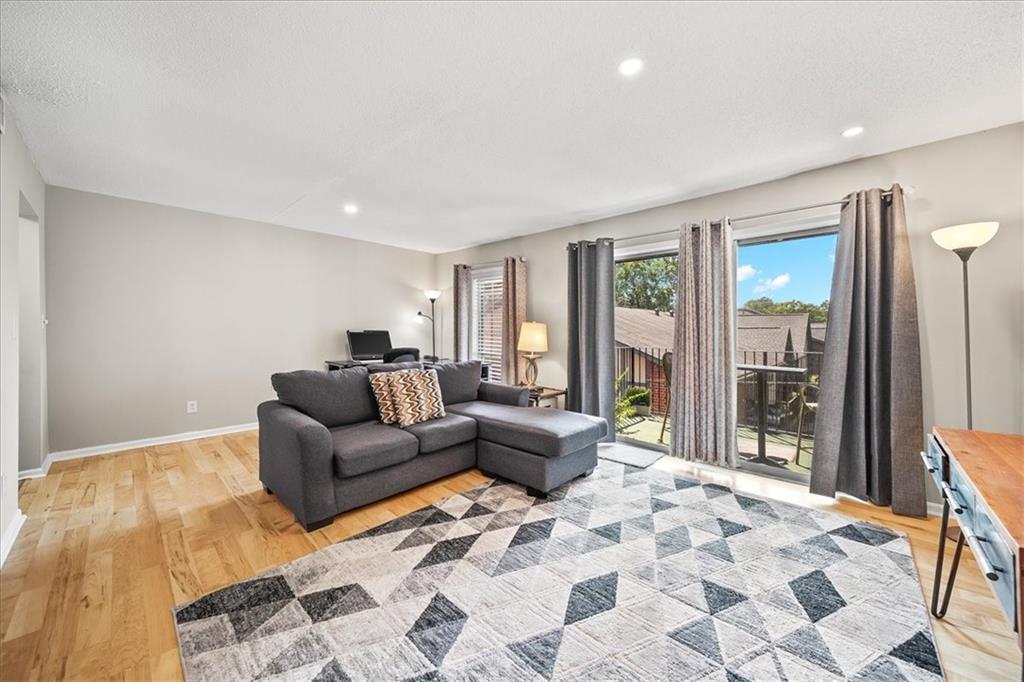 6851 Roswell Road Unit H12