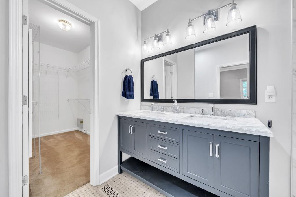 214 Kingsley Way