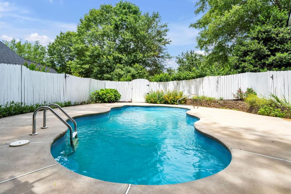 214 Kingsley Way
