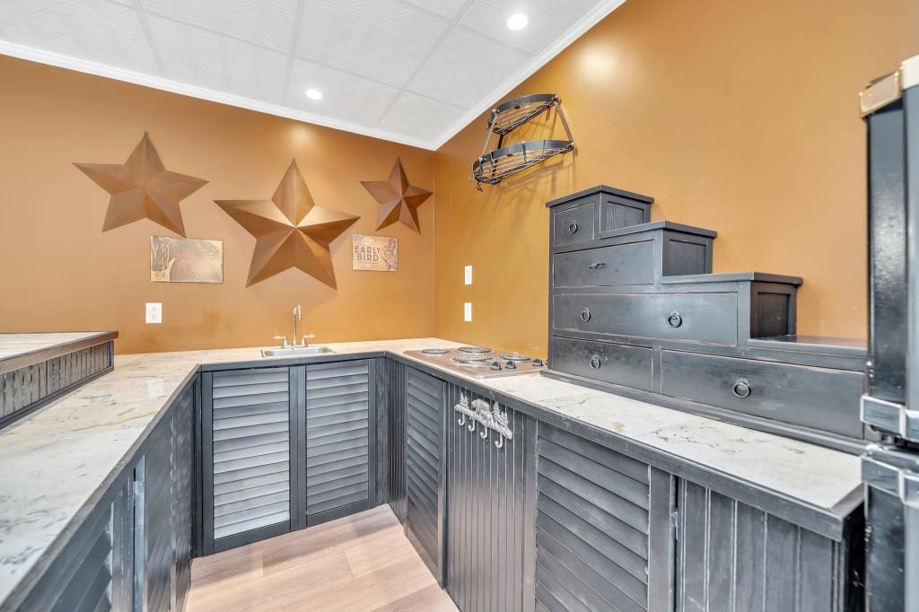 214 Kingsley Way