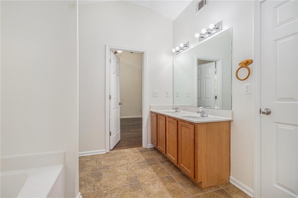 4139 Magnolia Glen Walk