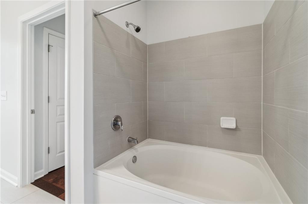 10 Perimeter Summit Boulevard NE Unit 4243