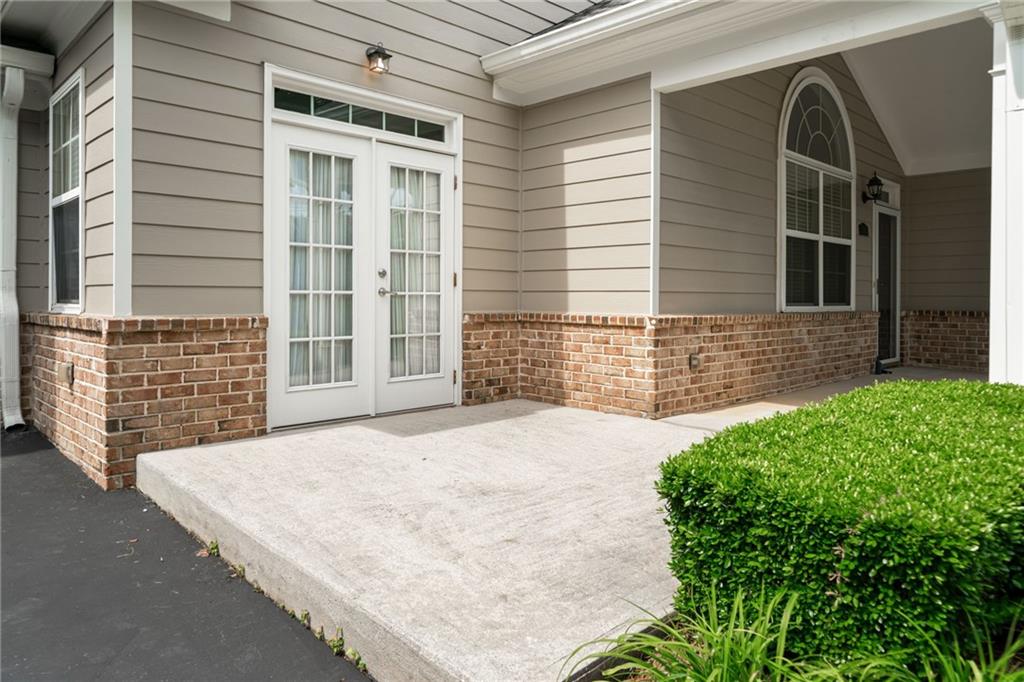 2561 Grapevine Circle Unit 104