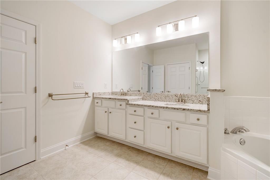 2561 Grapevine Circle Unit 104