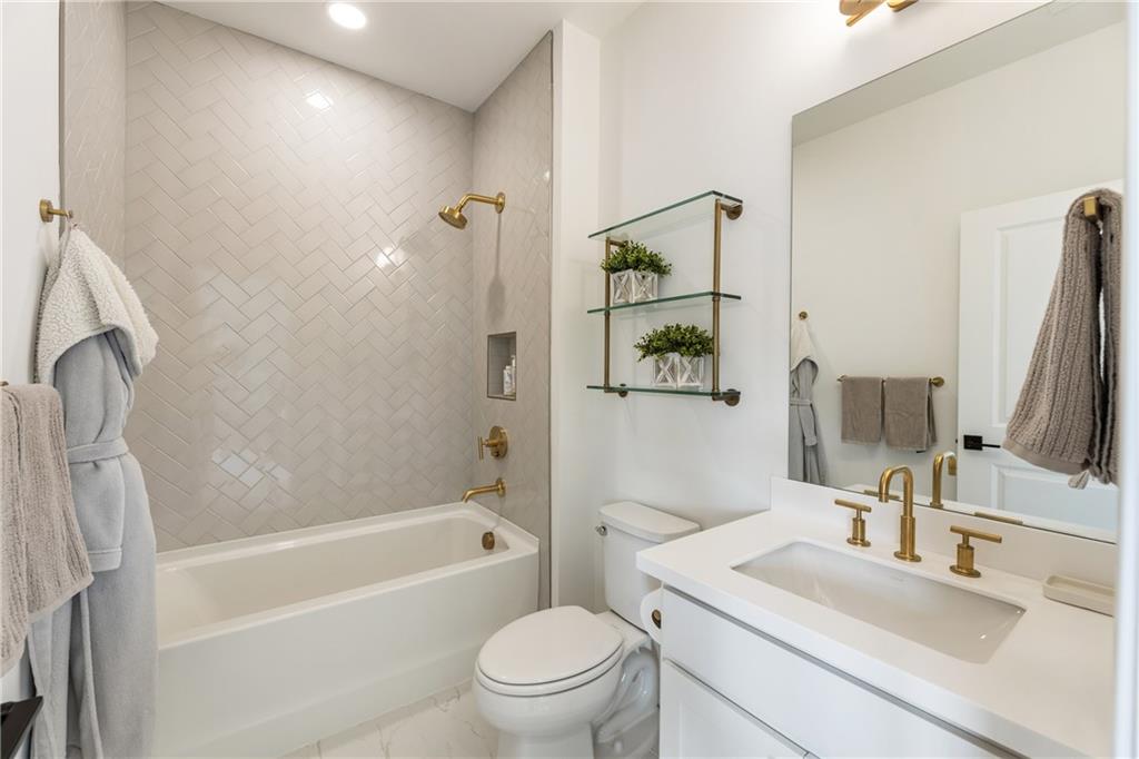 2996 Treeside Terrace