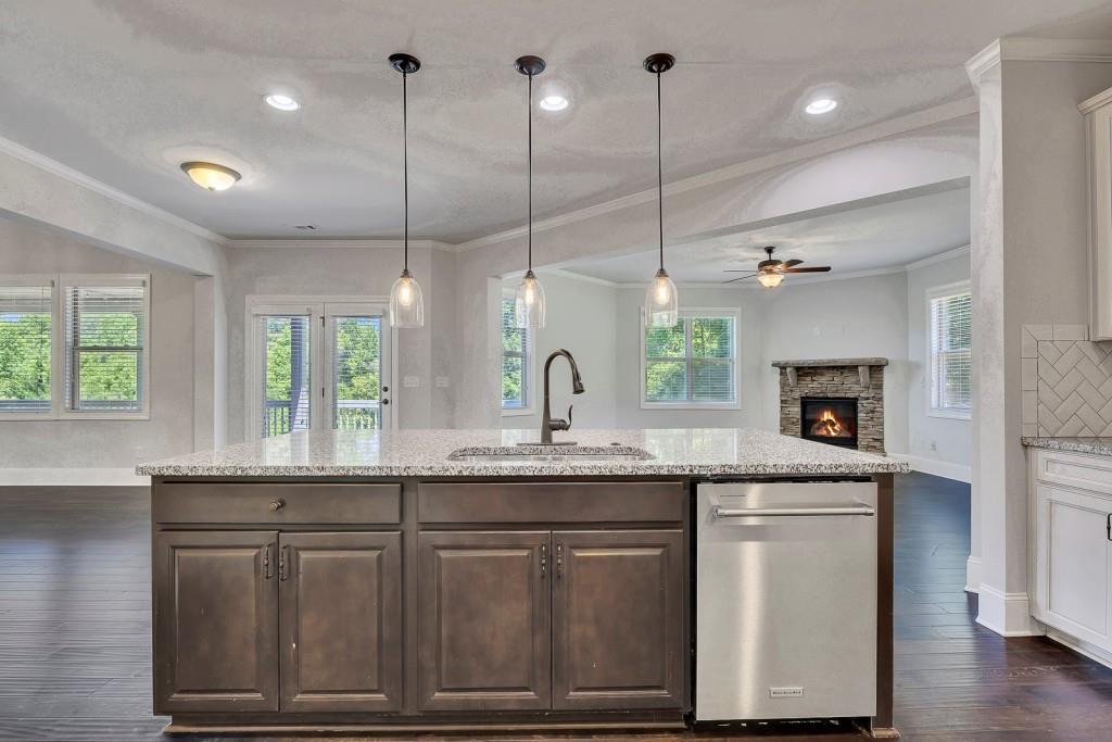 1231 Fawndale Drive NW