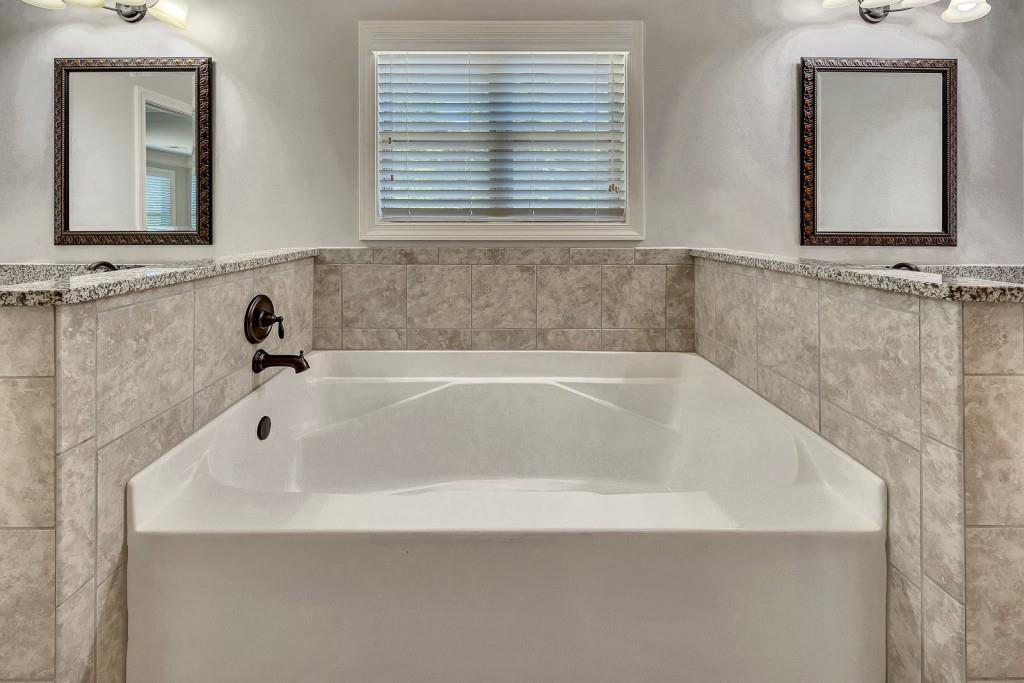 1231 Fawndale Drive NW